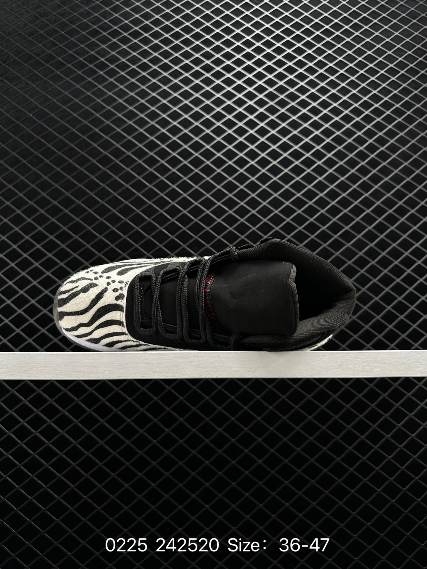 Air Jordan 11 Low “Legend Blue”